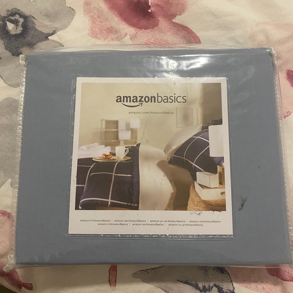 Amazon basics queen bed sheets. NWT 100% polyester microfiber
